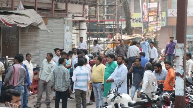 कानपुर में टिकट कटने से नाराज सपाइयों का बवाल, पार्टी कार्यालय में तोड़फोड़ कानपुर में टिकट कटने से नाराज सपाइयों का बवाल, पार्टी कार्यालय में तोड़फोड़