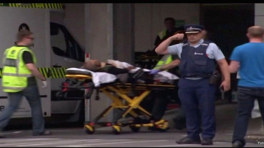 न्यूजीलैंड में बंदूकधारी ने मस्जिद में चलाई गोलियां, नौ की मौत