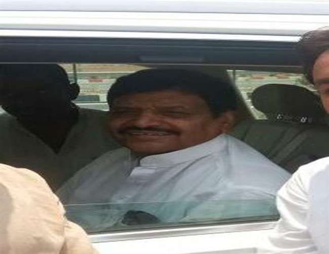 शिवपाल सिंह यादव का ऐलान : पारिवारिक विवाद खत्म, अब भाजपा को करेंगे बाहर शिवपाल सिंह यादव का ऐलान : पारिवारिक विवाद खत्म, अब भाजपा को करेंगे बाहर