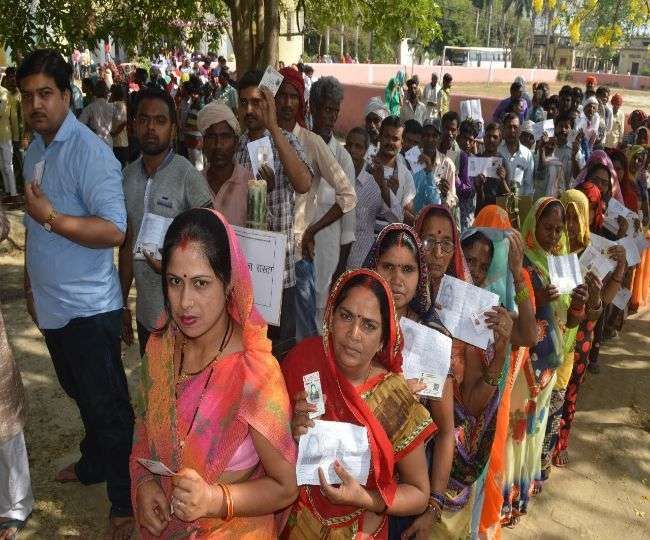 गोरखपुर में एक बजे तक 36.50 फीसद मतदान गोरखपुर में एक बजे तक 36.50 फीसद मतदान