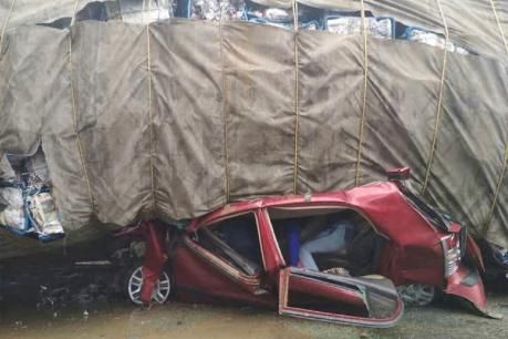सड़क हादसे में 4 लोगों की दर्दनाक की मौत, 5 घायल