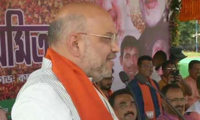 ममता पर बरसे शाह, कहा- पाक से गोली आएगी तो यहां से गोला जाएगा ममता पर बरसे शाह, कहा- पाक से गोली आएगी तो यहां से गोला जाएगा