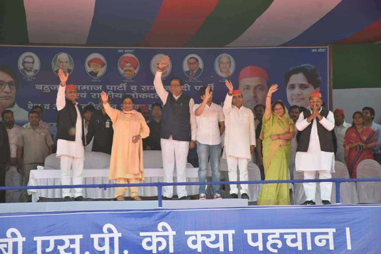 बरेली में अखिलेश यादव बोले- चौकीदार और ठोकीदार को हटाना है