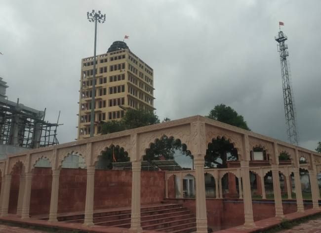 उपेक्षित और बदहाली के आंसू बहाती ऐतिहासिक और धार्मिक नगरी कम्पिल । उपेक्षित और बदहाली के आंसू बहाती ऐतिहासिक और धार्मिक नगरी कम्पिल ।