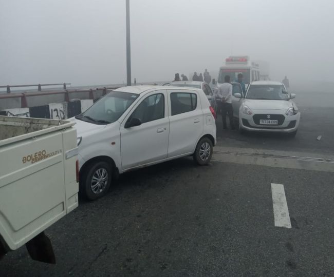 कोहरे का कहर : बागपत में कोहरे के कारण भिड़े 25 वाहन, 35 लोग घायल