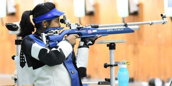 शूटिंग में भारत के हिस्से में दो और मेडल आ गए हैं. 17 साल की मेहुली घोष ने सिल्वर मेडल जीता है, वहीं अपूर्वी चंदेला ने ब्रॉन्ज मेडल पर निशाना लगाया है.