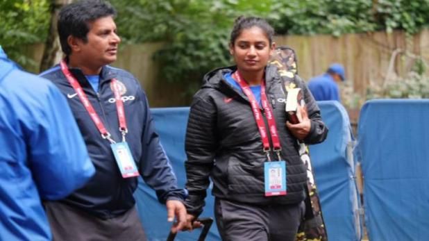 WWC: फाइनल खेलने स्टेडियम पहुंची मिताली... WWC: फाइनल खेलने स्टेडियम पहुंची मिताली...