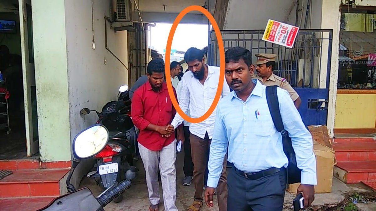 तमिलनाडु: आईएसआईएस मॉड्यूल मामले के संबंध में कोयम्बटूर में चल रहे तलाशी अभियान का समापन हो गया है। अब तक चार लोगों को गिरफ्तार किया गया है।