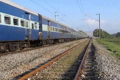 ट्रेन के आगे कूदकर प्रेमी युगल ने दी जान ट्रेन के आगे कूदकर प्रेमी युगल ने दी जान