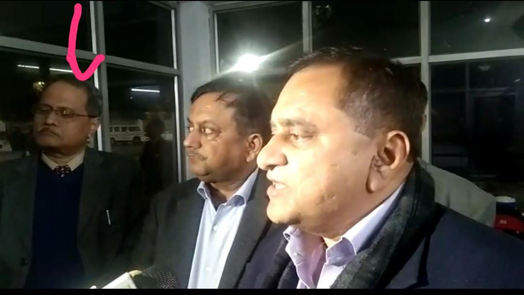 डीजीपी ओपी सिंह आज होंगे रिटायर, हितेश चंद्र अवस्थी के नाम पर लग सकती हैं मुहर डीजीपी ओपी सिंह आज होंगे रिटायर, हितेश चंद्र अवस्थी के नाम पर लग सकती हैं मुहर