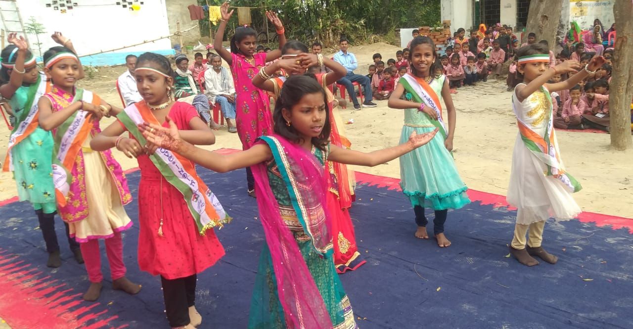 परिषदीय विद्यालयों के वार्षिकोत्सव में छात्रों ने दिखाई प्रतिभा, मिली सराहना परिषदीय विद्यालयों के वार्षिकोत्सव में छात्रों ने दिखाई प्रतिभा, मिली सराहना