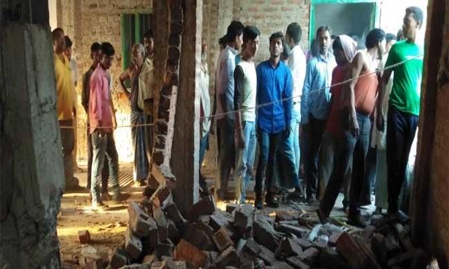 देर रात नक्‍सलियों ने भाजपा का कार्यालय उड़ाया, इलाके में दहशत का माहौल