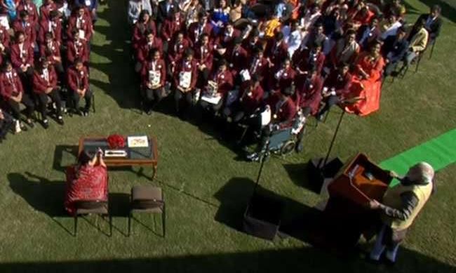 राष्ट्रीय बाल पुरस्कार पाने वाले बच्चों से मिले PM मोदी