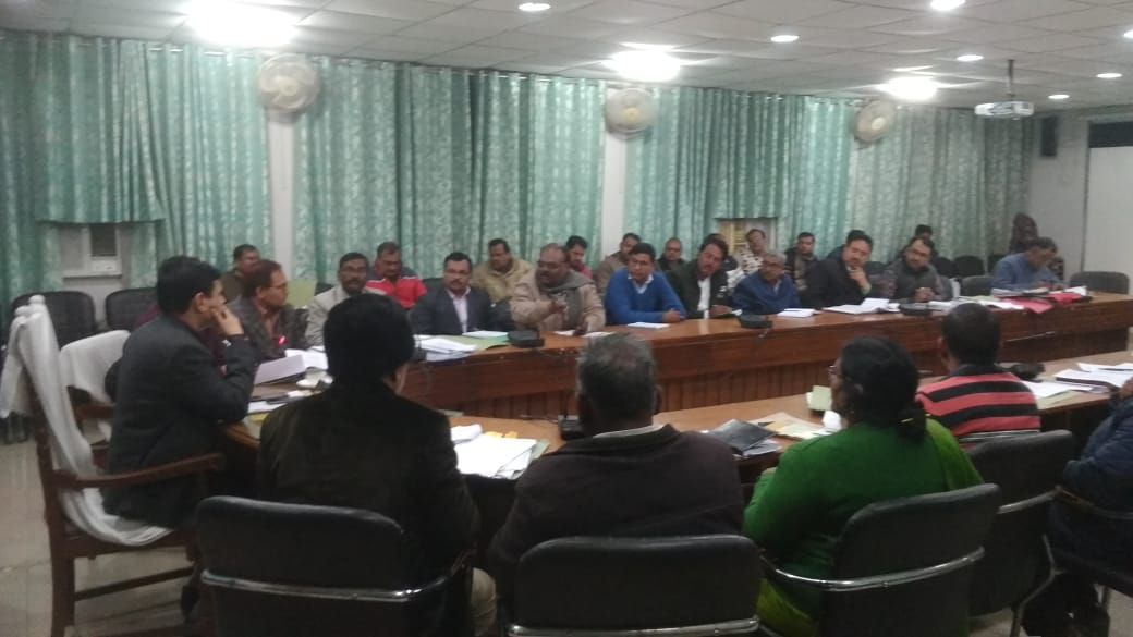 स्कूली वाहनो का फिटनेस, सीसीटीवी कैमरे, फर्स्ट एड, जीपीएस आदि लगवाए