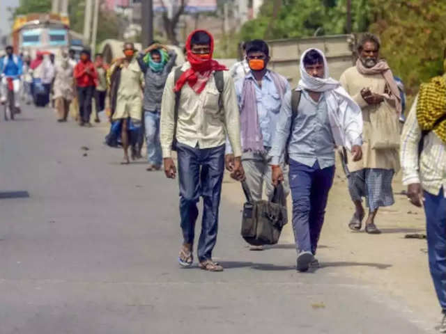 सही-सलामत मजदूरों को घर पहुंचाना सरकार की ज़िम्मेदारी : मोदी बनाम अखिलेश – प्रोफेसर डॉ. योगेन्द्र यादव सही-सलामत मजदूरों को घर पहुंचाना सरकार की ज़िम्मेदारी : मोदी बनाम अखिलेश – प्रोफेसर डॉ. योगेन्द्र यादव