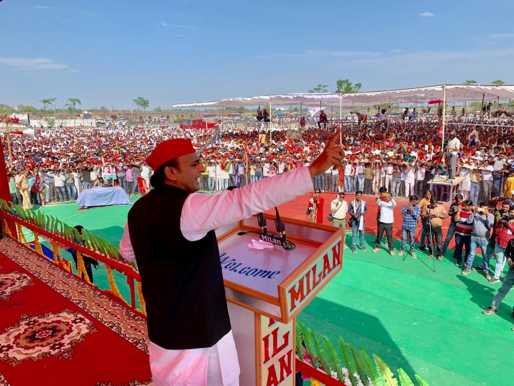 नया गठबंधन से नया प्रधानमंत्री, उसी से होगा विकास : अखिलेश