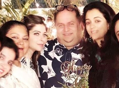 वसुंधरा राजे ने खुद को आइसोलेट किया, कोरोना को लेकर खुद को आइसोलेट किया, सिंगर कनिका कपूर से मिलीं थी वसुंधरा राजे, कनिका कपूर को कोरोना की पुष्टि हुई है।