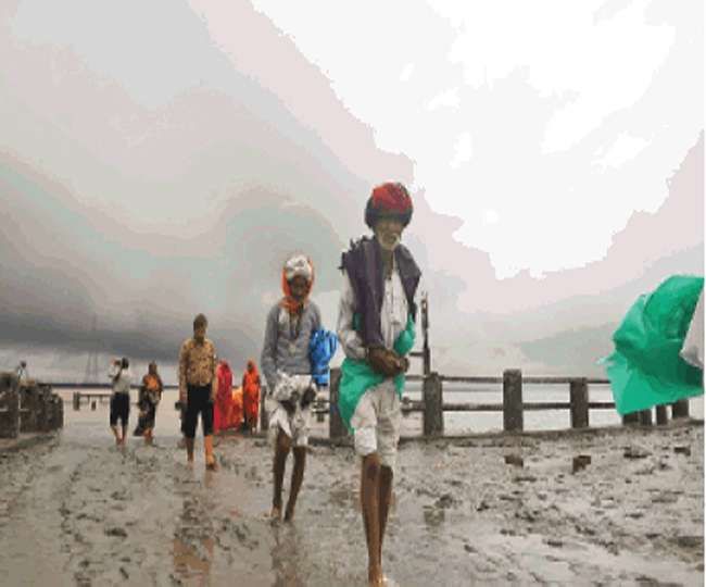 चक्रवात बुलबुल से बंगाल में भारी तबाही, दस की मौत; तीन लाख लोग प्रभावित