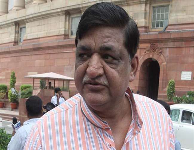 नरेश अग्रवाल का मुंह काला व सिर गंजा करने वाले को सवा लाख रुपए इनाम नरेश अग्रवाल का मुंह काला व सिर गंजा करने वाले को सवा लाख रुपए इनाम