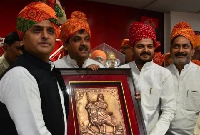 अखिलेश यादव का भाजपा पर हमला - वे तो हमें हिंदू ही नहीं मानते अखिलेश यादव का भाजपा पर हमला - वे तो हमें हिंदू ही नहीं मानते