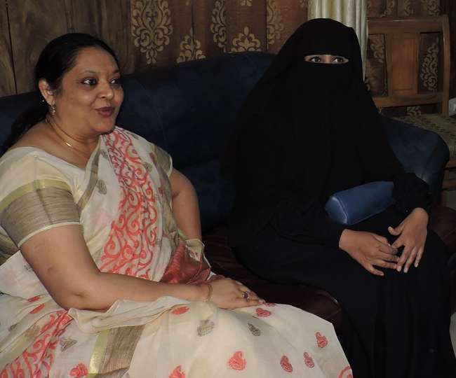 हलाला-फतवा: मुख्यमंत्री के सामने पेश होगी अल्पसंख्यक आयोग की रिपोर्ट हलाला-फतवा: मुख्यमंत्री के सामने पेश होगी अल्पसंख्यक आयोग की रिपोर्ट