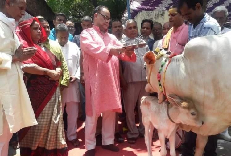 बुक्कल नवाब ने गोदान किया बोले-यह परलोक की बात है बुक्कल नवाब ने गोदान किया बोले-यह परलोक की बात है