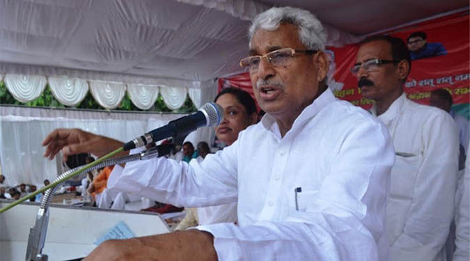 नौकरी वाले भी इस सरकार में बेरोजगार हो गए : माता प्रसाद पांडेय