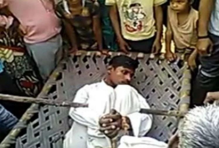 दामाद पर ससुरालवालों का कहर, चारपाई से बांधकर पीटा दामाद पर ससुरालवालों का कहर, चारपाई से बांधकर पीटा