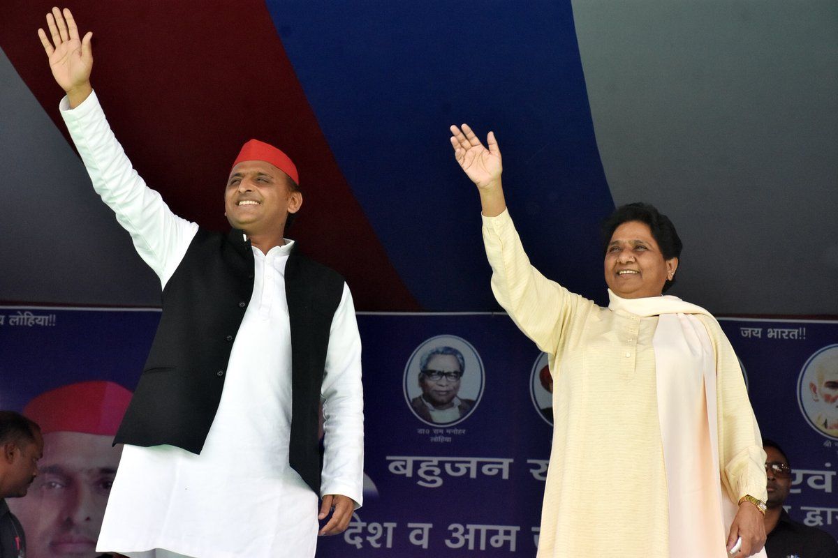 रॉबर्ट्सगंज सुरक्षित सीट पर गठबंधन से अपना दल को मिल रही कड़ी चुनौती रॉबर्ट्सगंज सुरक्षित सीट पर गठबंधन से अपना दल को मिल रही कड़ी चुनौती