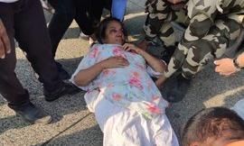 मुंबई-पुणे हाईवे पर कार दुर्घटना में शबाना आजमी घायल