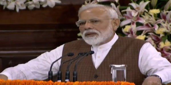 गरीबों के जैसे ही अल्पसंख्यकों के साथ भी छल किया गया। उन्हें डराकर रखा गया, अच्छा होता उनका विकास होता। उन्हें केवल वोटबैंक के रूप में इस्तेमाल किया गया। हमें उनका विश्वास जीतना हैः नरेंद्र मोदी