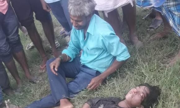 चंदौली : तालाब में किशोरी का उतराया हुआ शव मिला, मची सनसनी चंदौली : तालाब में किशोरी का उतराया हुआ शव मिला, मची सनसनी