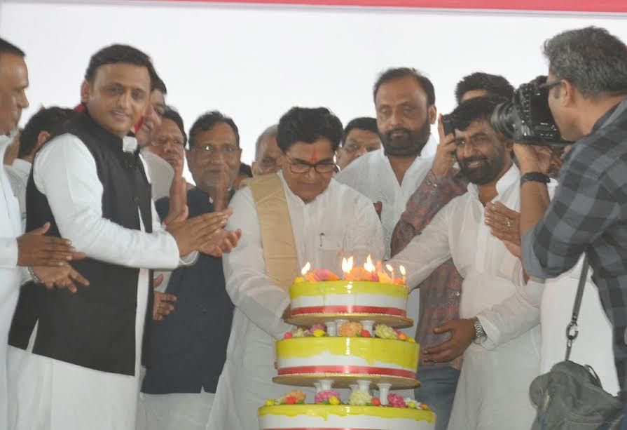 रामगोपाल के जन्मदिन पर एसओ से अभद्रताः विधायक के खिलाफ मुकदमा रामगोपाल के जन्मदिन पर एसओ से अभद्रताः विधायक के खिलाफ मुकदमा