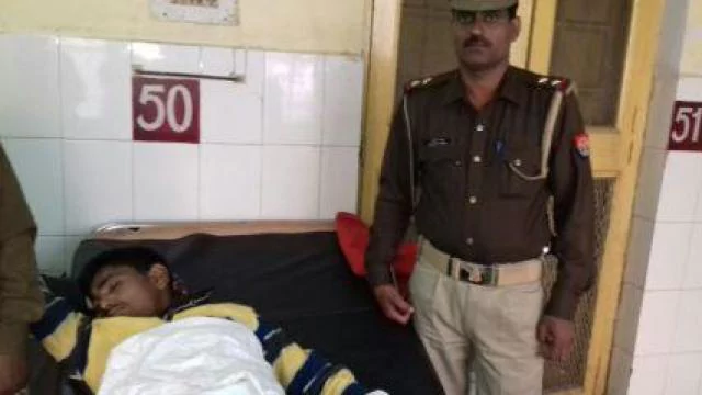 सीतापुर में इनामी अपराधी पुलिस मुठभेड़ में घायल