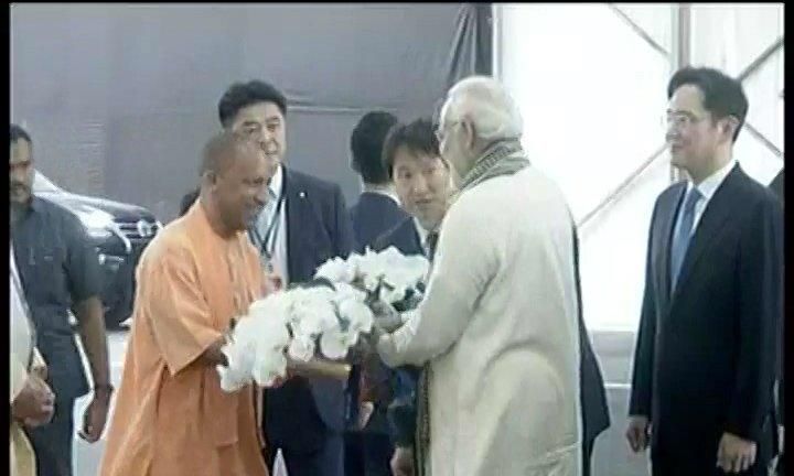 दुनिया की सबसे बड़ी मोबाइल फैक्ट्री का उद्घाटन करने नोएडा पहुंचे प्रधानमंत्री मोदी  साथ में दक्षिण कोरिया के राष्ट्रपति मून जे भी मौजूद, सीएम योगी ने किया स्वागत