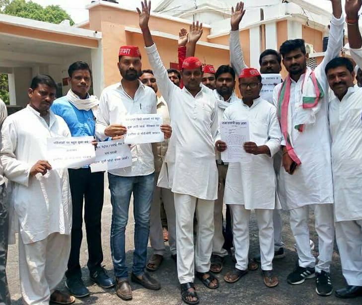 डिग्रीधारकों पर हुई लाठीचार्ज की जांच कर दोषियों को सख्त सजा मिले - नंदेश्वर यादव डिग्रीधारकों पर हुई लाठीचार्ज की जांच कर दोषियों को सख्त सजा मिले - नंदेश्वर यादव
