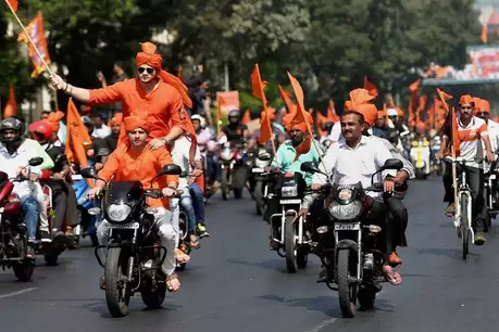 मराठा समाज को 16 फीसदी आरक्षण का बिल विधानसभा में पास मराठा समाज को 16 फीसदी आरक्षण का बिल विधानसभा में पास