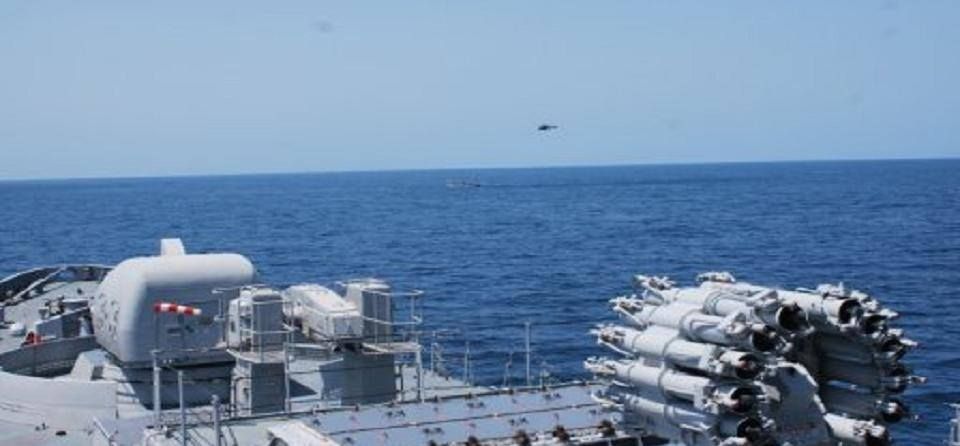 अदन की खाड़ी में इंडियन नेवी ने दिखाया दम, लुटेरों से बचाया मालवाहक जहाज