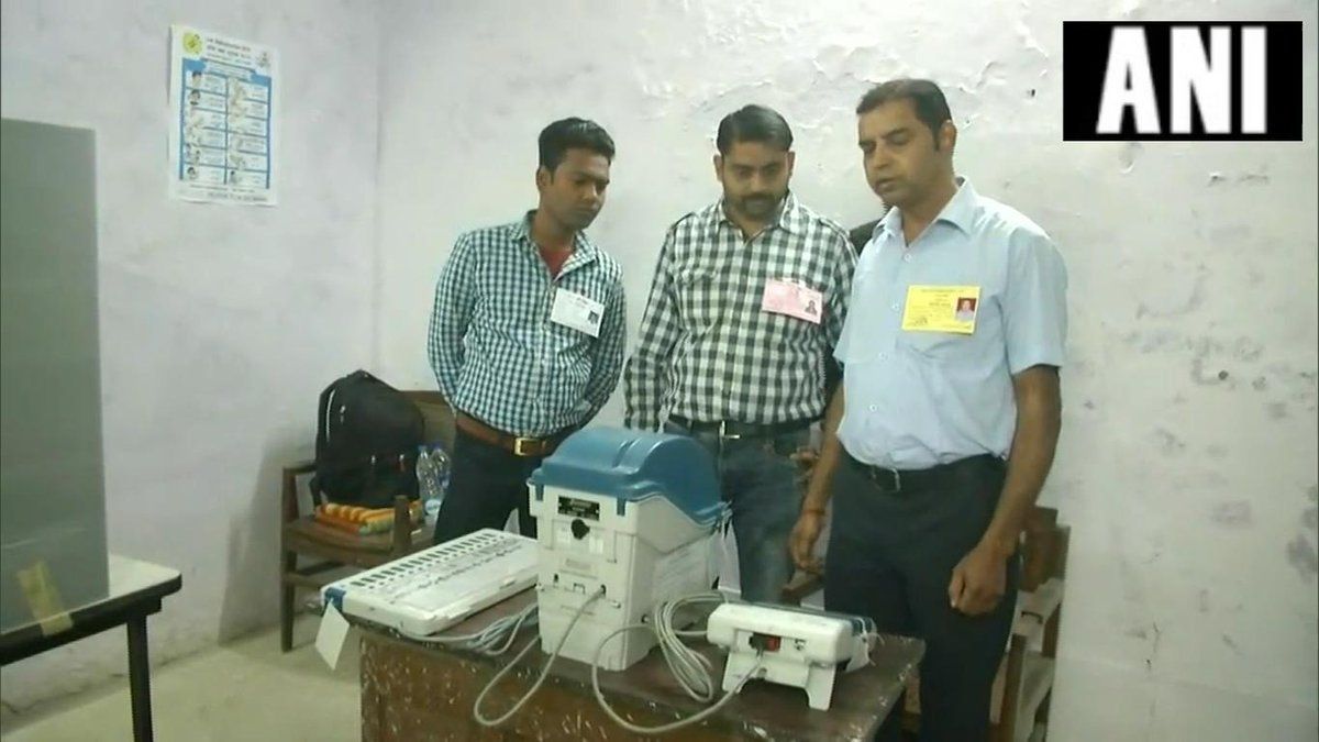 लखनऊ; गृह मंत्री राजनाथ सिंह भाजपा के उम्मीदवार हैं, प्रमोद कृष्णम कांग्रेस के हैं, और पूनम सिन्हा सपा-बसपा-रालोद के लोकसभा क्षेत्र के उम्मीदवार हैं