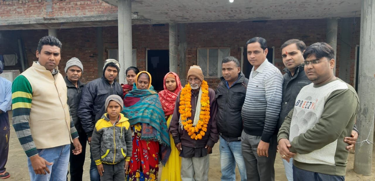 मुरादाबाद बिलारी सामाजिक आश्रय मानव सेवा संस्थान ने 8 साल से बिछड़े हुए बुजुर्ग को परिवार से मिलाया परिवार बिहार से लेने आया