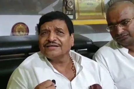 शिवपाल बोले- मेरे मन में अभी भी पूरी गुंजाइश बची है,नेताजी हम और अखिलेश बैठ जाएं, तीसरे किसी की जरूरत नहीं होगी शिवपाल बोले- मेरे मन में अभी भी पूरी गुंजाइश बची है,नेताजी हम और अखिलेश बैठ जाएं, तीसरे किसी की जरूरत नहीं होगी