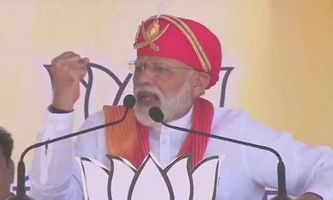 मोदी हर दिन पल-पल और पाई-पाई का हिसाब देता है और लेता भी है मोदी हर दिन पल-पल और पाई-पाई का हिसाब देता है और लेता भी है