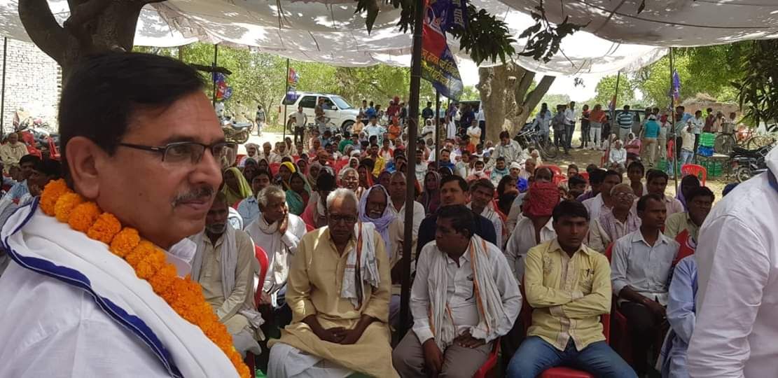 श्याम सिंह यादव मल्हनी विधानसभा मे किया जनसंपर्क, सेक्टर व बूथ प्रभारियों के साथ भी की बैठक श्याम सिंह यादव मल्हनी विधानसभा मे किया जनसंपर्क, सेक्टर व बूथ प्रभारियों के साथ भी की बैठक