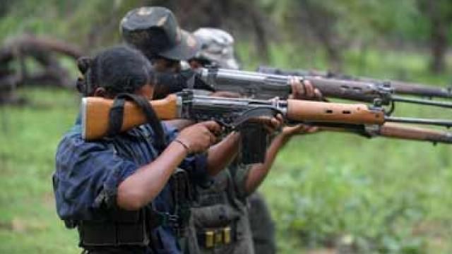 सुरक्षा बलों के साथ मुठभेड़ में तीन महिला नक्सली समेत 7 ढेर सुरक्षा बलों के साथ मुठभेड़ में तीन महिला नक्सली समेत 7 ढेर