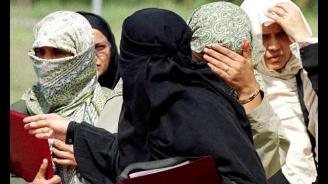निकाह हलाला और बहुपत्नी को गैरकानूनी बनाने को सुप्रीम कोर्ट में याचिका, संविधान पीठ करेगी फैसला