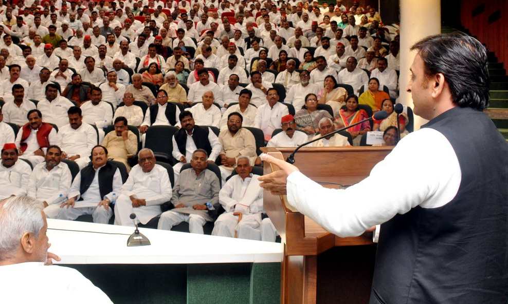 सपा-बसपा गठबंधन से भाजपा बौखलाई:अखिलेश सपा-बसपा गठबंधन से भाजपा बौखलाई:अखिलेश