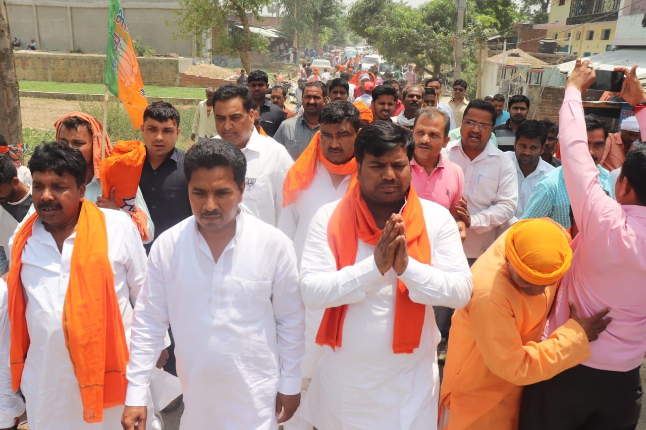 सदर विधायक ने भाजपा प्रत्याशी के लिए जनसंपर्क कर मांगा समर्थन