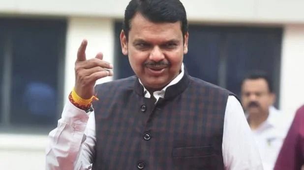 फडणवीस बोले- मेरे किनारे घर मत बसाना, समंदर हूं लौटकर जरूर आऊंगा