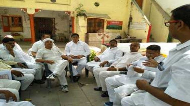 काशी की सड़कों पर 9 को उतरेंगे सपा के कार्यकर्ता काशी की सड़कों पर 9 को उतरेंगे सपा के कार्यकर्ता