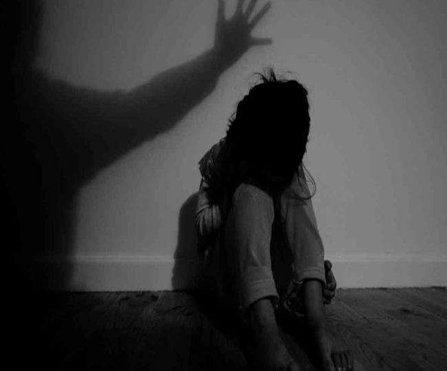 बरेली में सीओ के फालोवर ने की मासूम से दुष्कर्म की कोशिश, भीड़ ने पीटा बरेली में सीओ के फालोवर ने की मासूम से दुष्कर्म की कोशिश, भीड़ ने पीटा